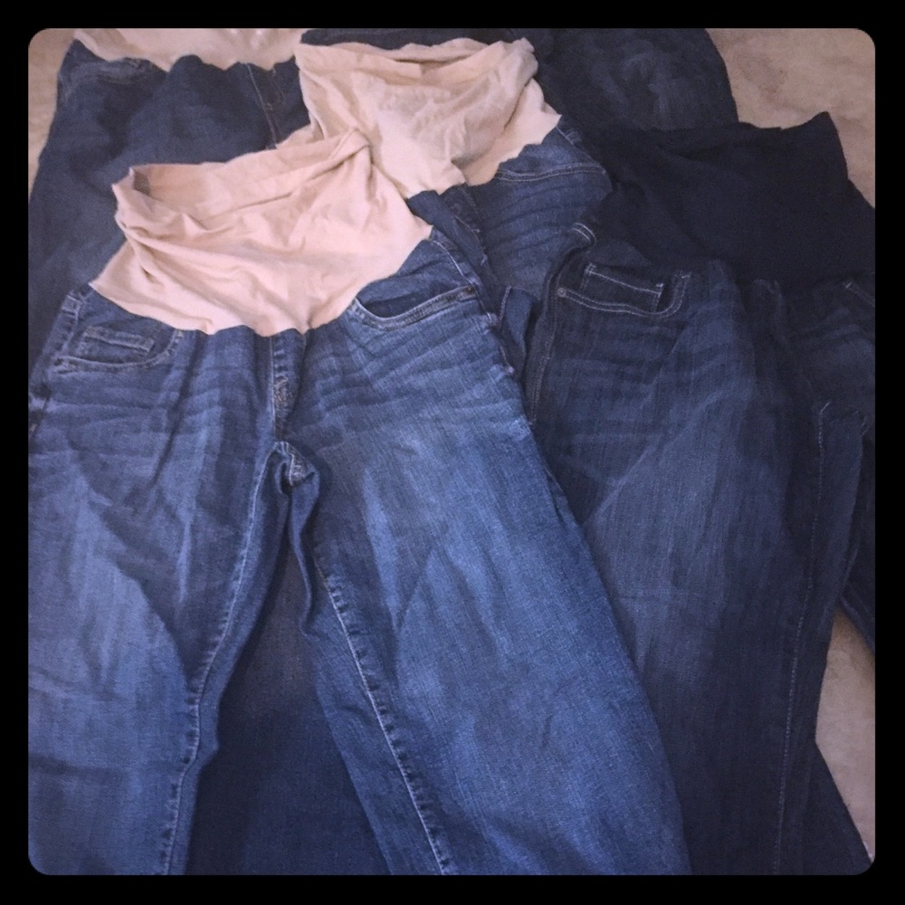 Bundle of size medium maternity capris!!